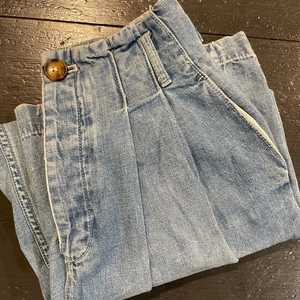 Wide Legged Jeans - Picture 7 of 7